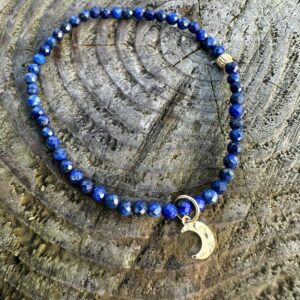 Bransoletka z lapis lazuli i zawieszką księżyca