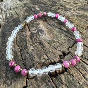 Bransoletka z kryształu górskiego i rubinu