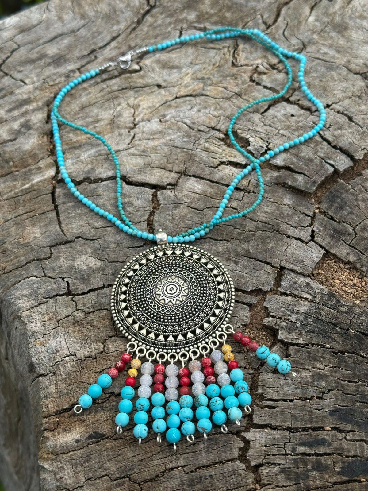 Naszyjnik z turkusu, howlitu, jaspisu czerwonego i agatu trawionego - obrazek 3