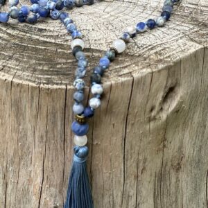 Mala z sodalitu i kamienia księżycowego