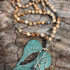 Mala z jaspisu obrazkowego i labradorytu ze skrzydłami